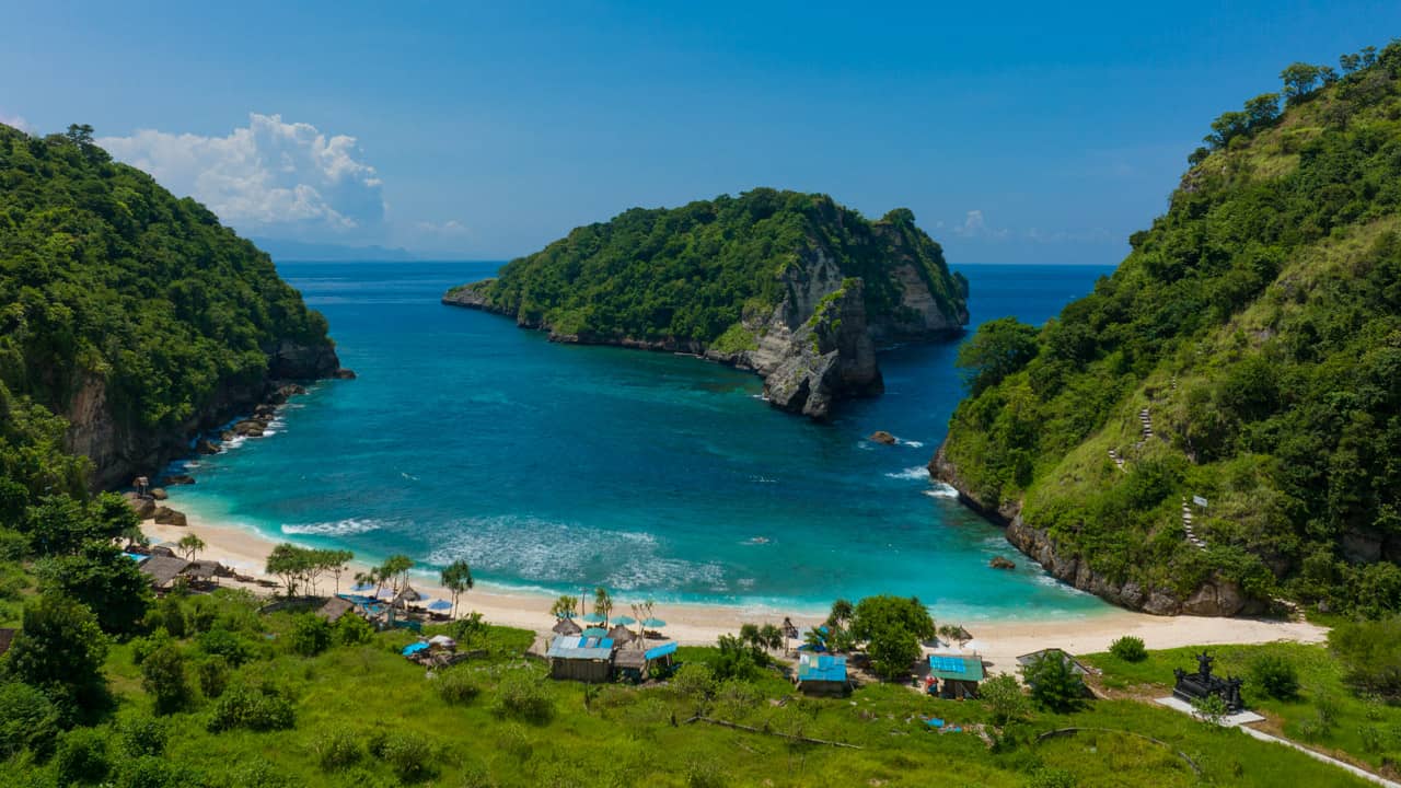 Atuh Beach Nusa Penida: Discover Paradise – Stunning Views & Hidden Gems