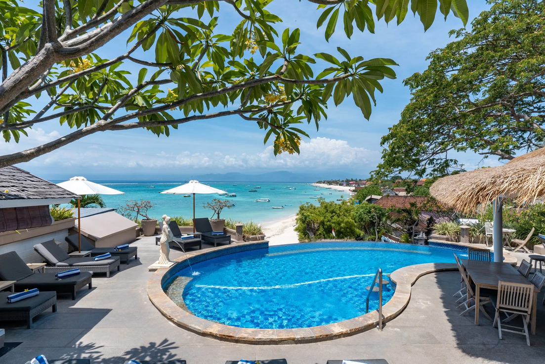 Lembongan Island Beach Villas pool and ocean view
