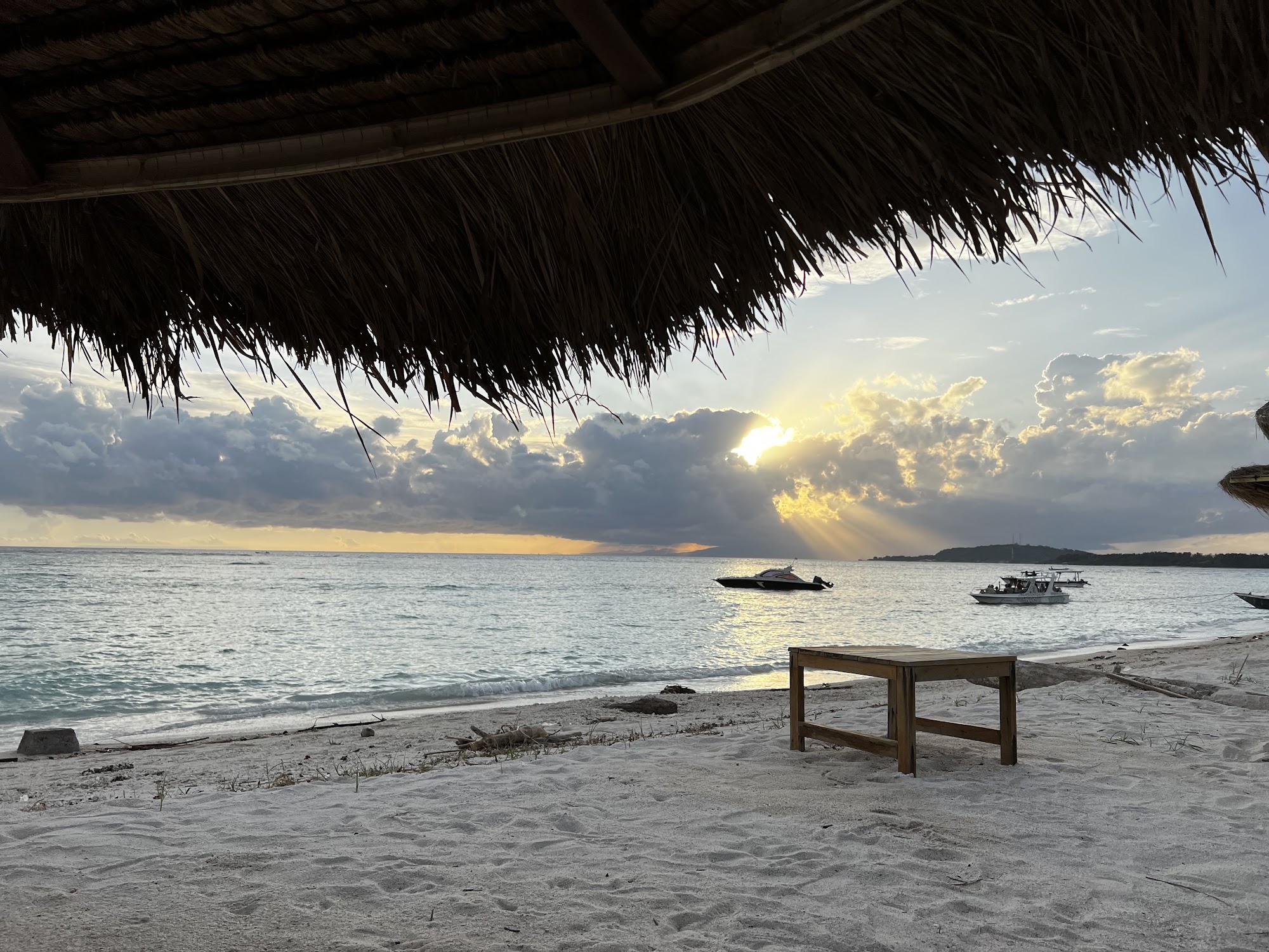 Gili Air Sunset View By The Beach
